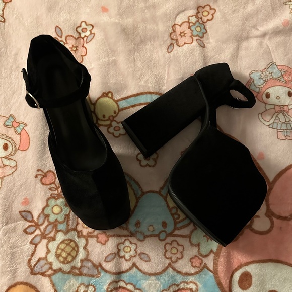 unif platform heels - Picture 1 of 7